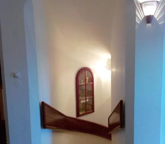 Poprda בית הארחה